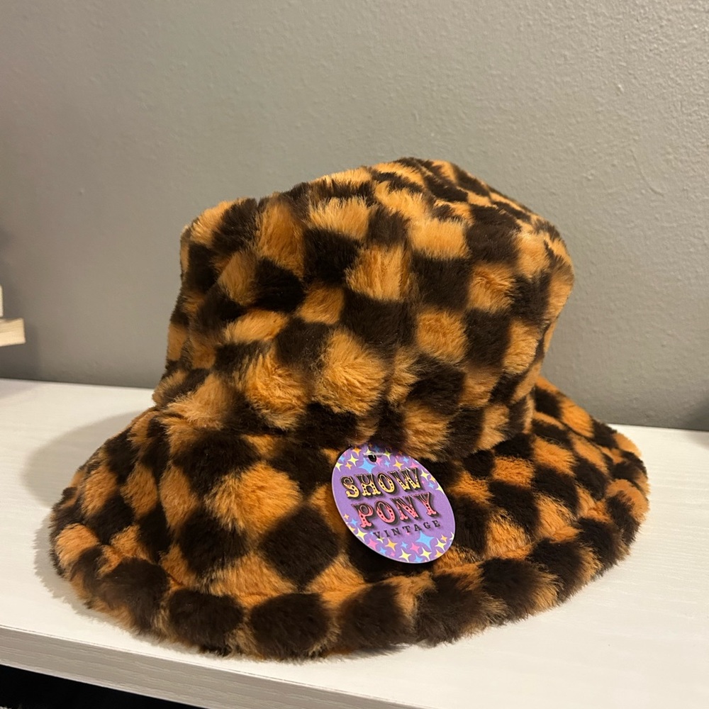 Multi-colored bucket hat